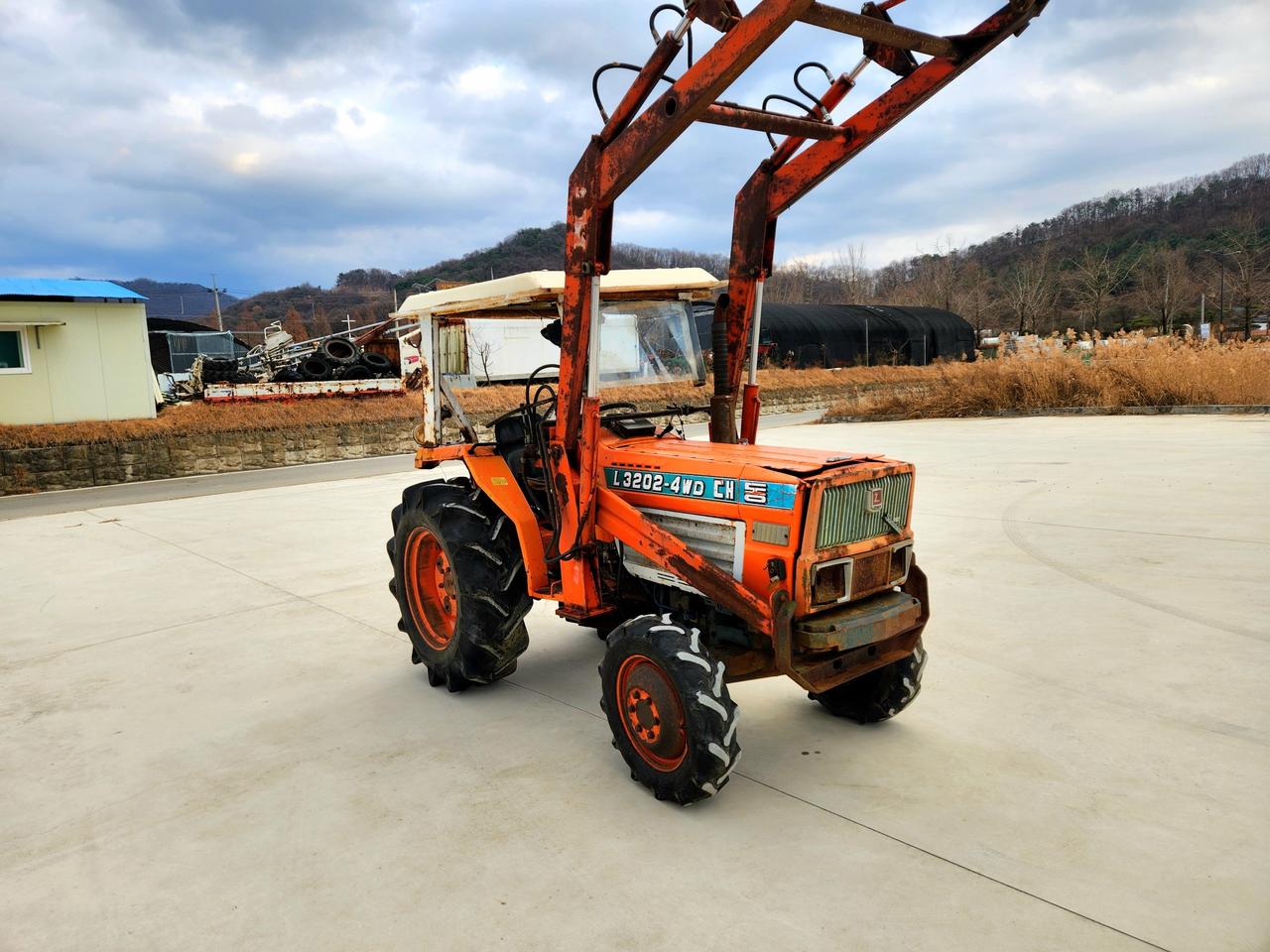 대동32마력 트랙터 팝니다