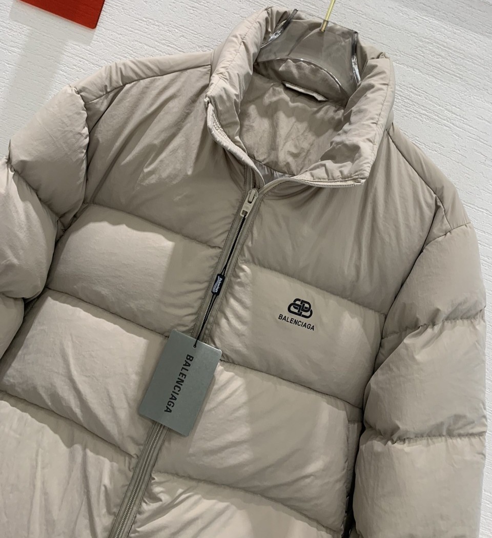 발렌시아가 푸퍼 다운 패딩