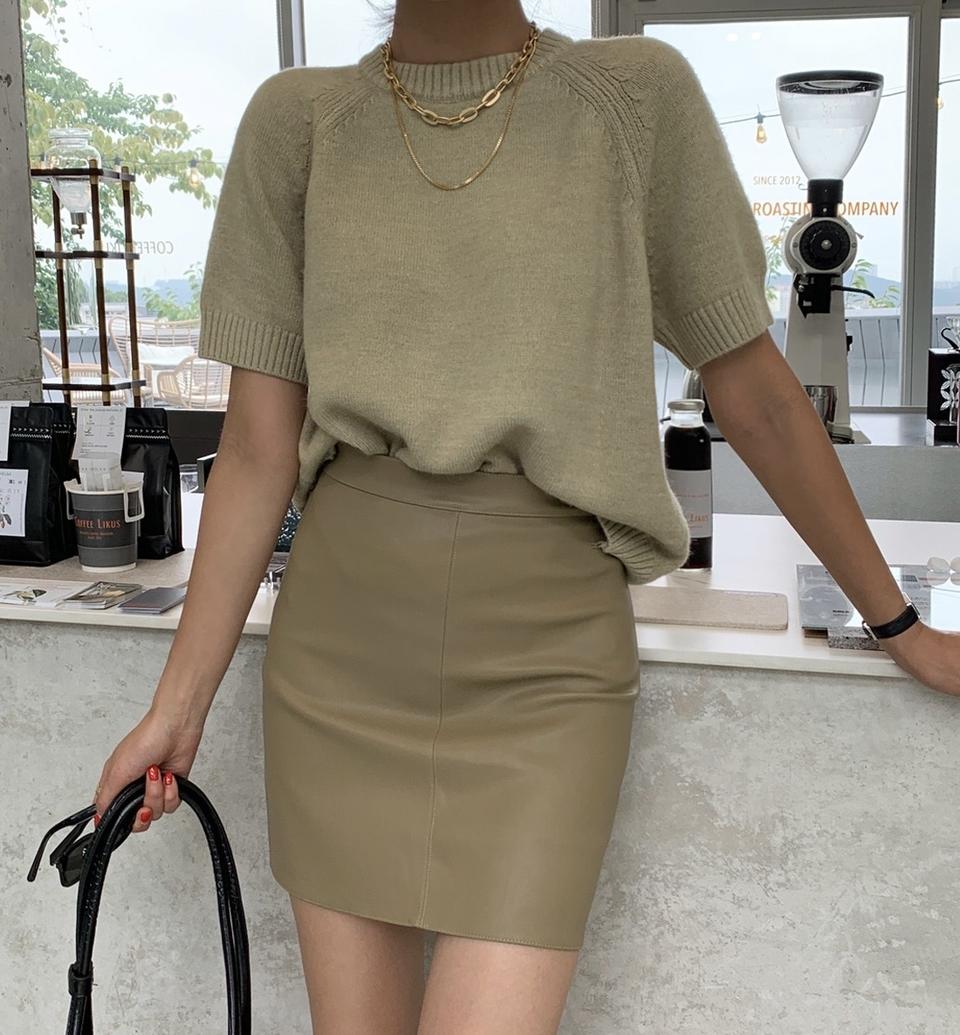 폭닥폭닥한 반팔 라운드니트 카키컬러