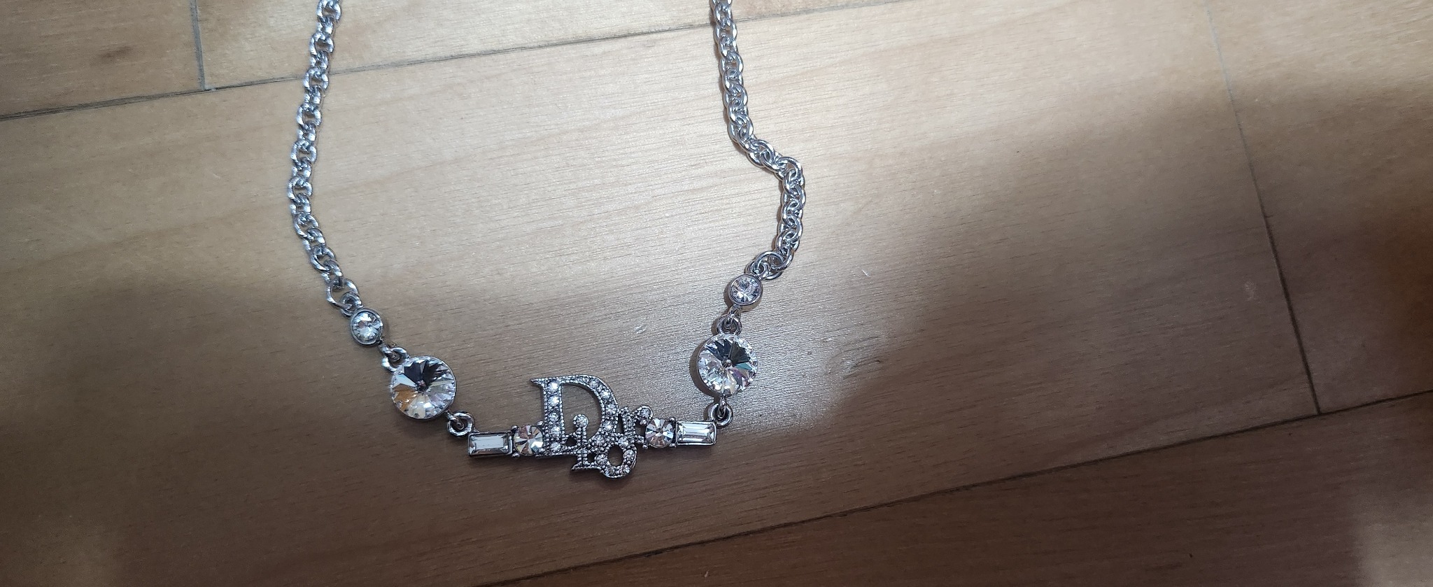 크리스찬디올 목걸이 새제품