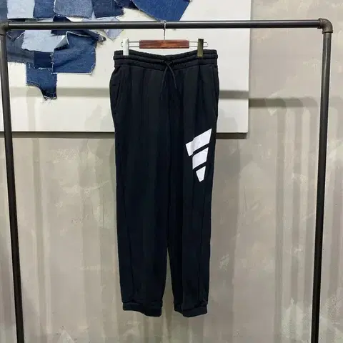 (30~32인치) 아디다스 캐주얼 운동 프린팅 조거팬츠 운동바지