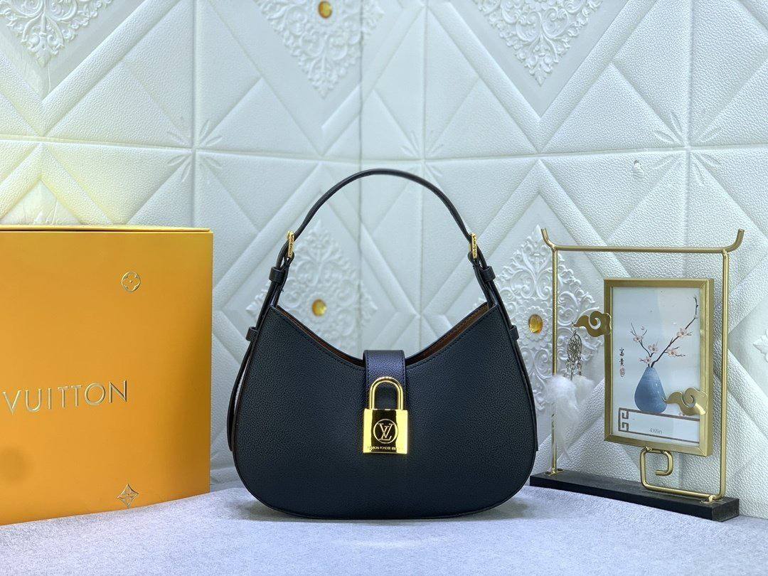 루이 비통 로우 키 숄더 백