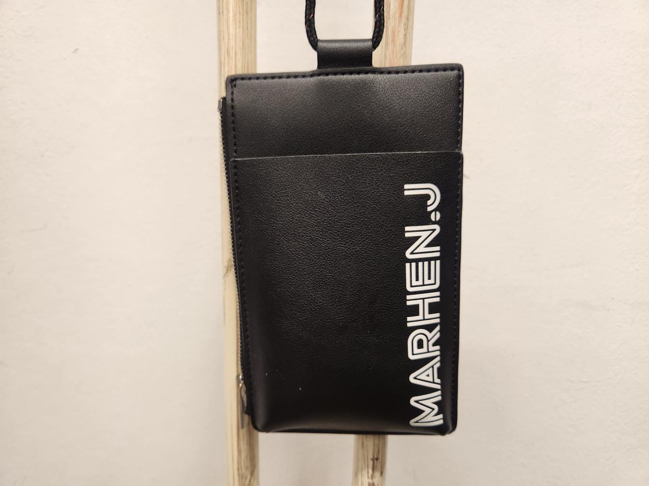 마르헨제이 롤리백 블랙