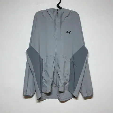 언더아머 경량 바람막이 2XL