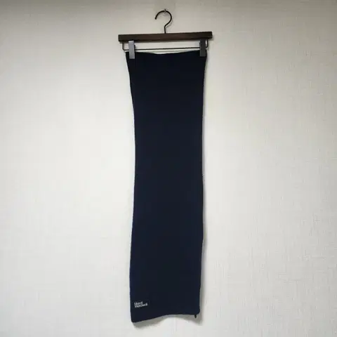 마르디 메크르디 네이비 머플러