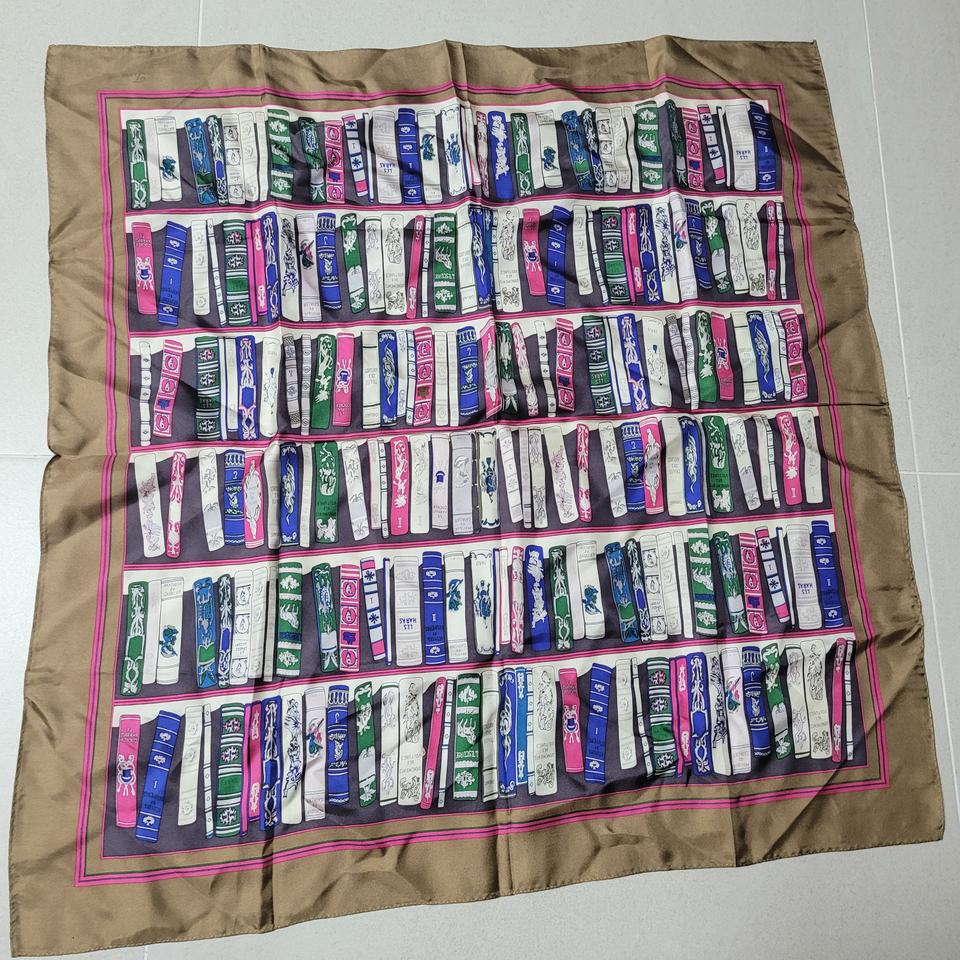 가격제안!!  실크100% 도서관 빈티지 책 디자인 스카프