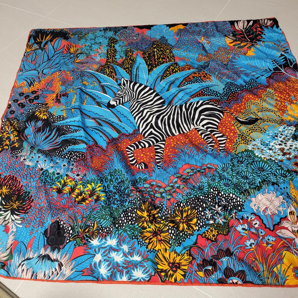 가격제안!! 실크100% 화려한 패턴 얼룩말 디자인 큰 스카프 벽걸이가능