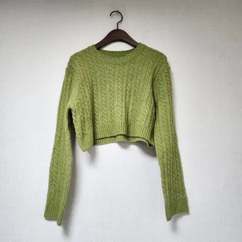 크롭 꽈배기 니트 연두색