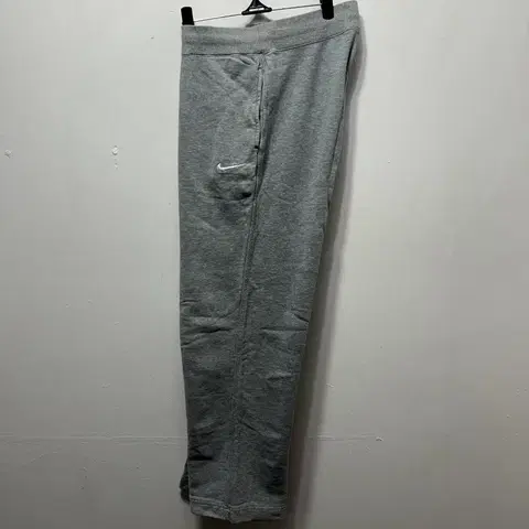 나이키 스우시 트레이닝 조거 팬츠 회색