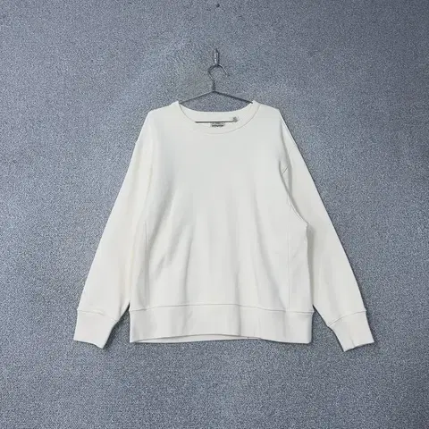 리바이스 화이트 로고 맨투맨 M