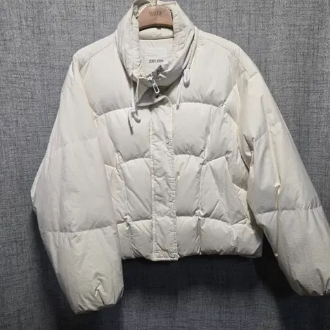 쥬시쥬디 여성 덕다운 숏패딩 s