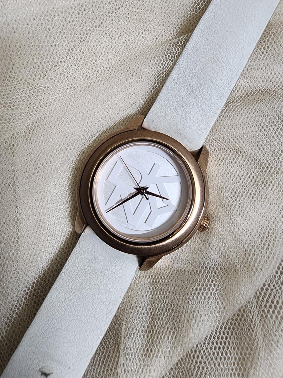 DKNY  NY-8802 로즈골드 시계 38mm공용