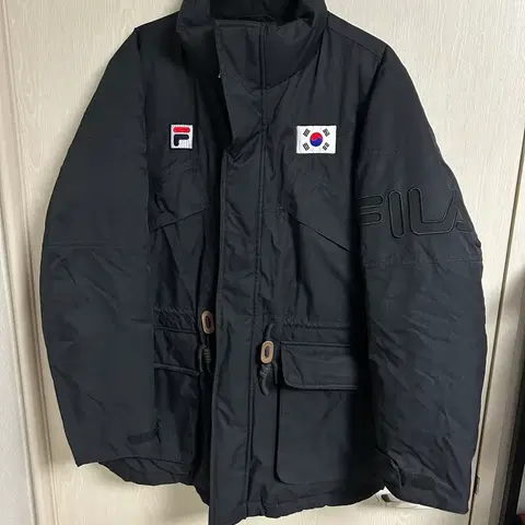 휠라 국가대표 패딩 M사이즈 팜