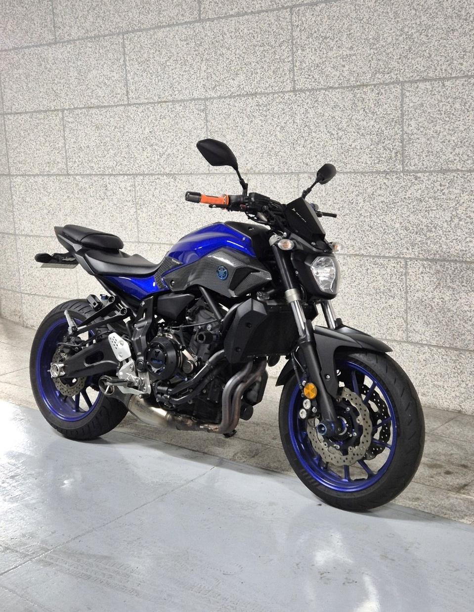 [명의이전가능] 2017 야마하 MT07 아크라풀배기 판매합니다.