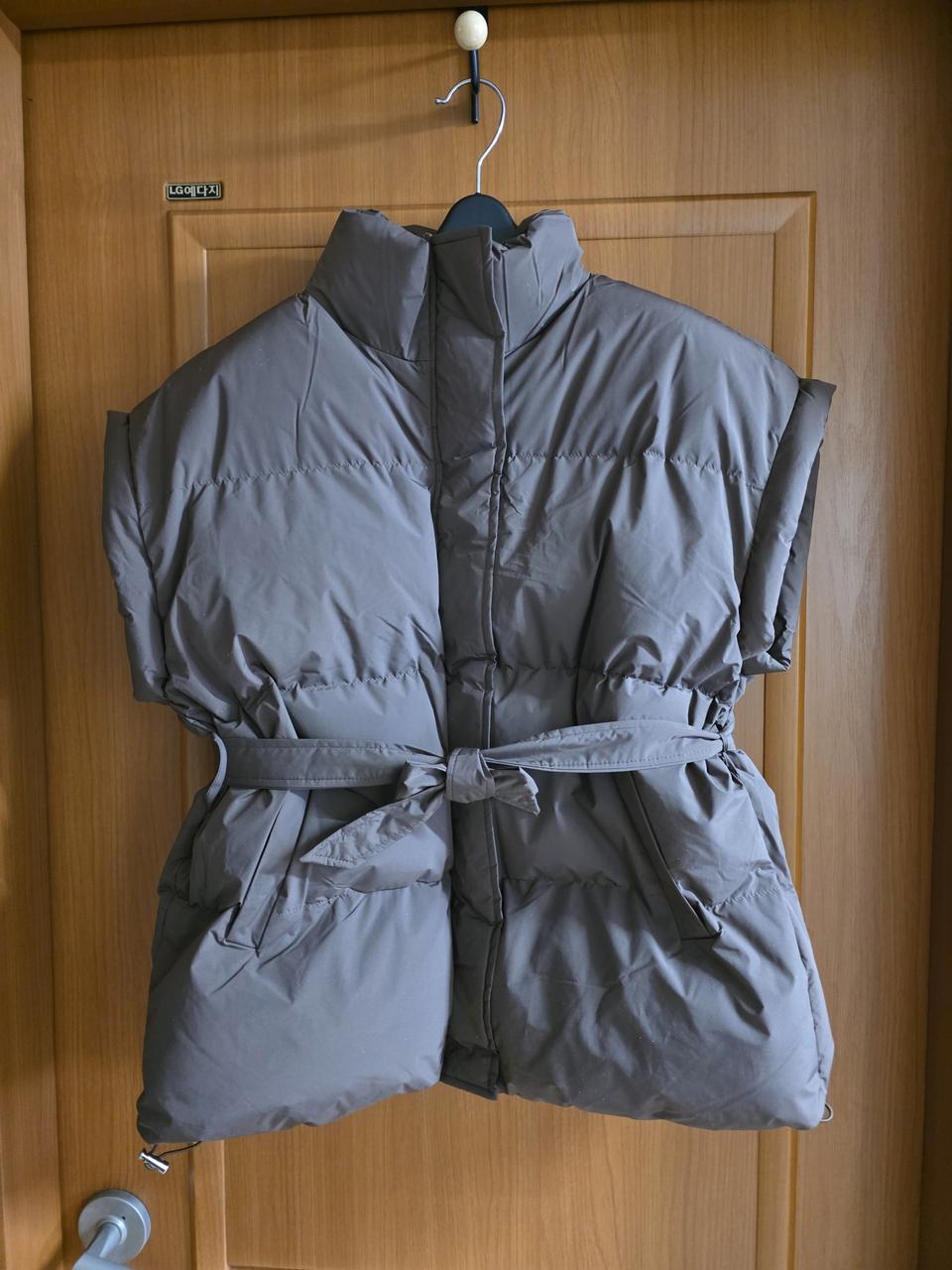 (새상품) 웰론 빵빵한 진브라운 패딩 조끼