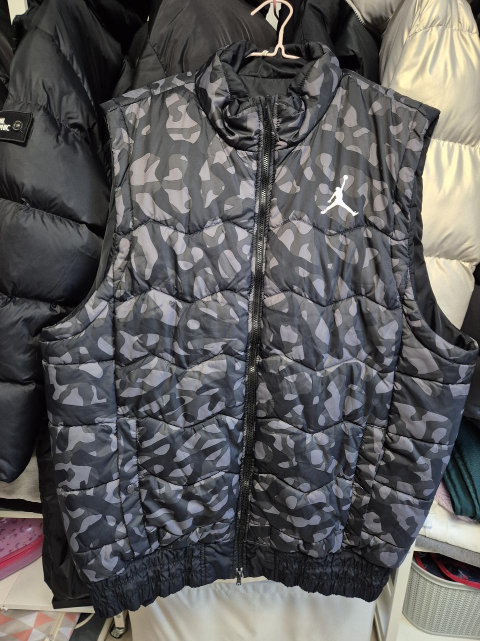 조던 카모 양면패딩 조끼(XL)