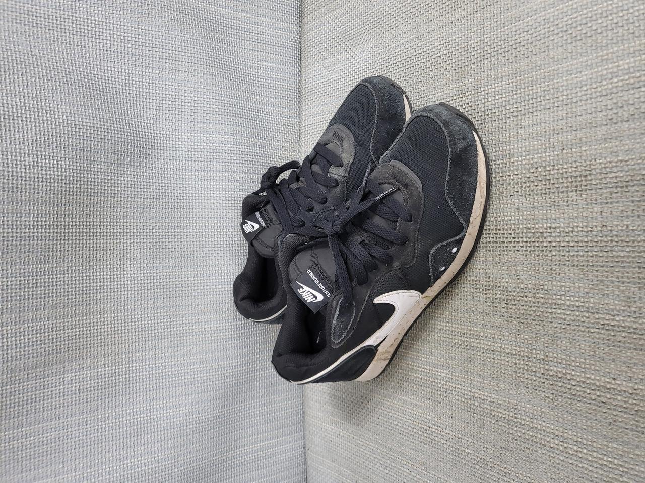 나이키 벤쳐 러너 운동화 250