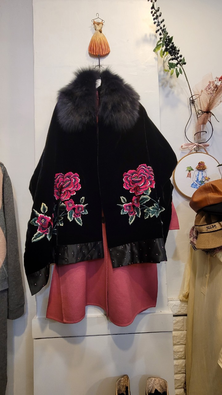 디자이너 벨벳자수 숄 . 폭스퍼서비스