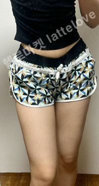 래쉬가드 여성 수영복 반바지 M (착샷O)