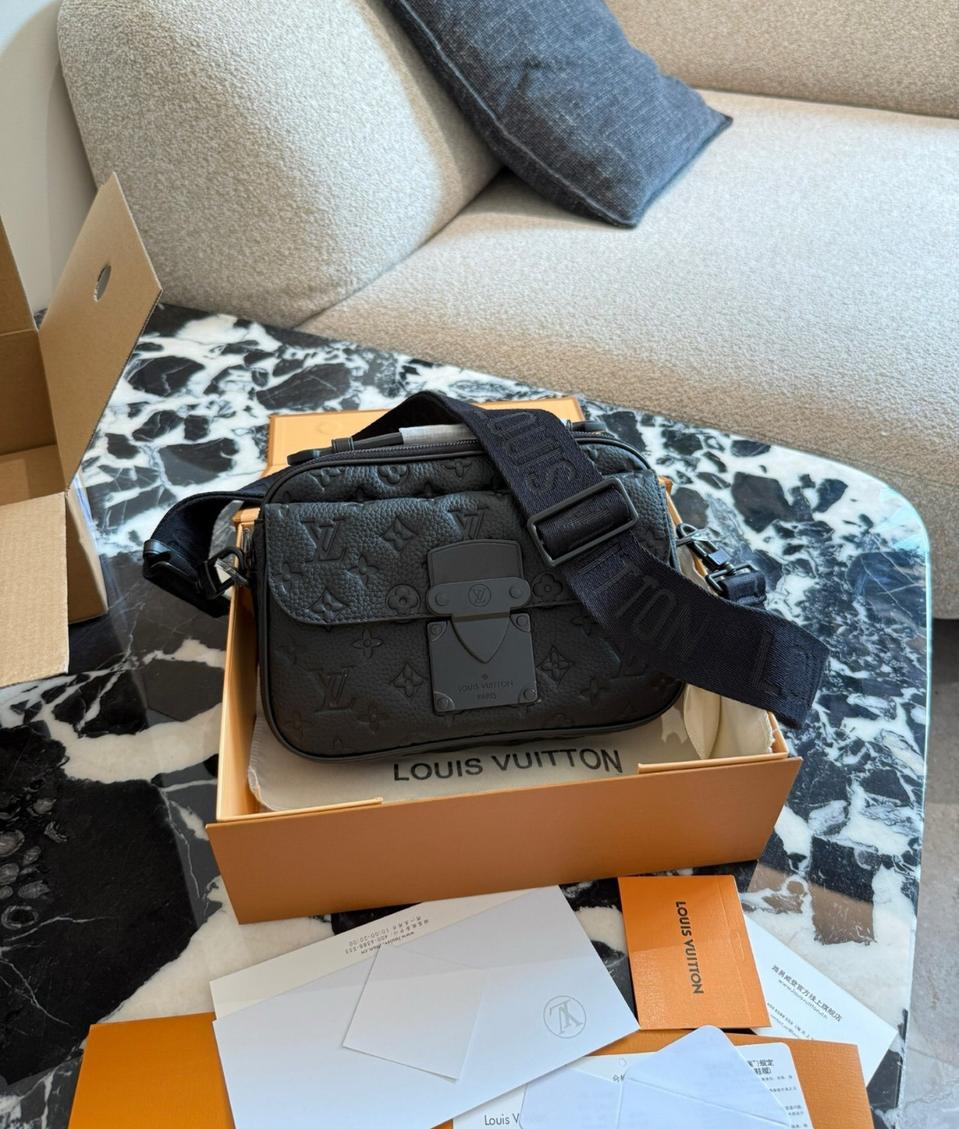 루이비통 메신저백
