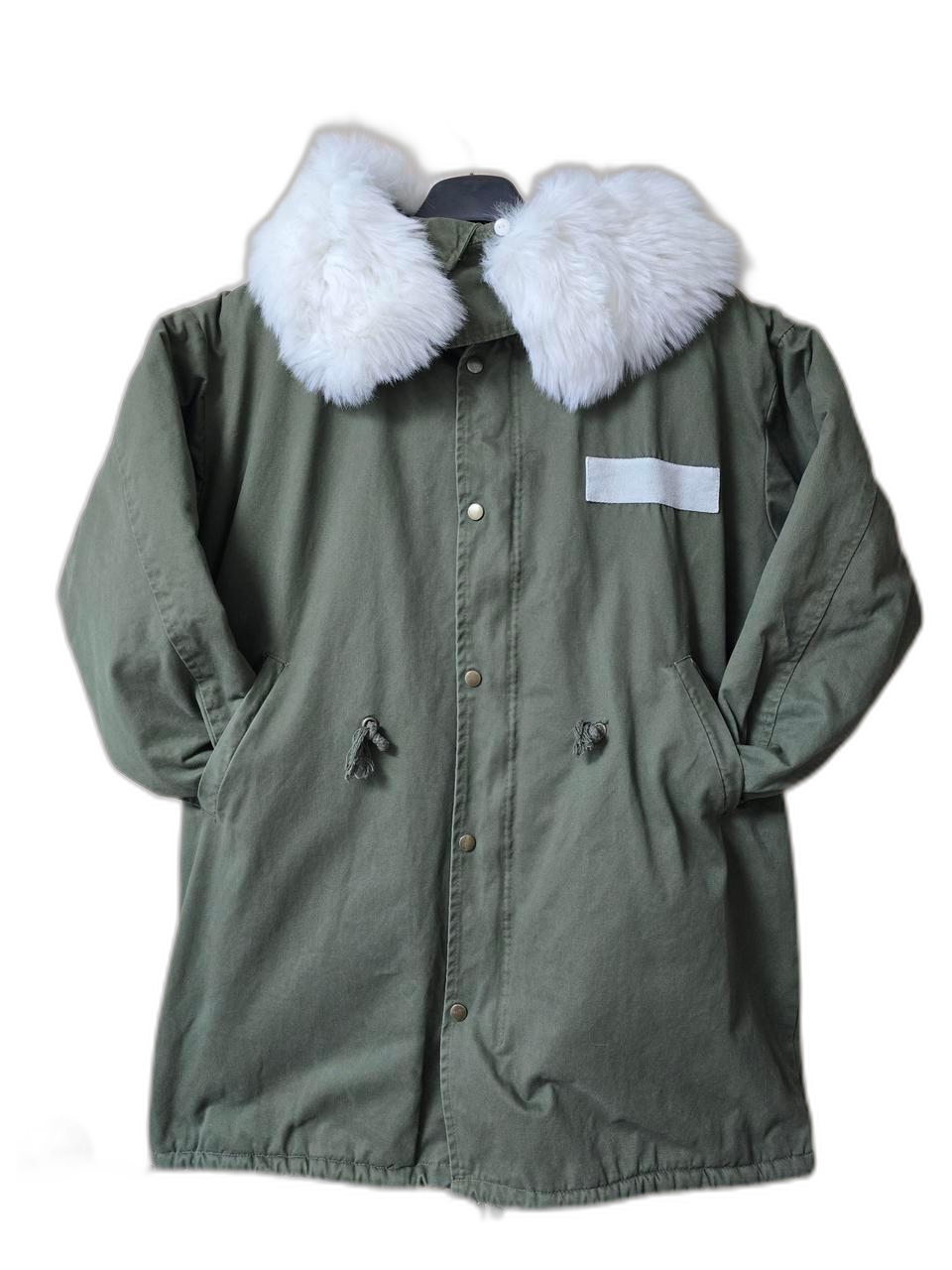 카키색 퍼 카라 야상 점퍼