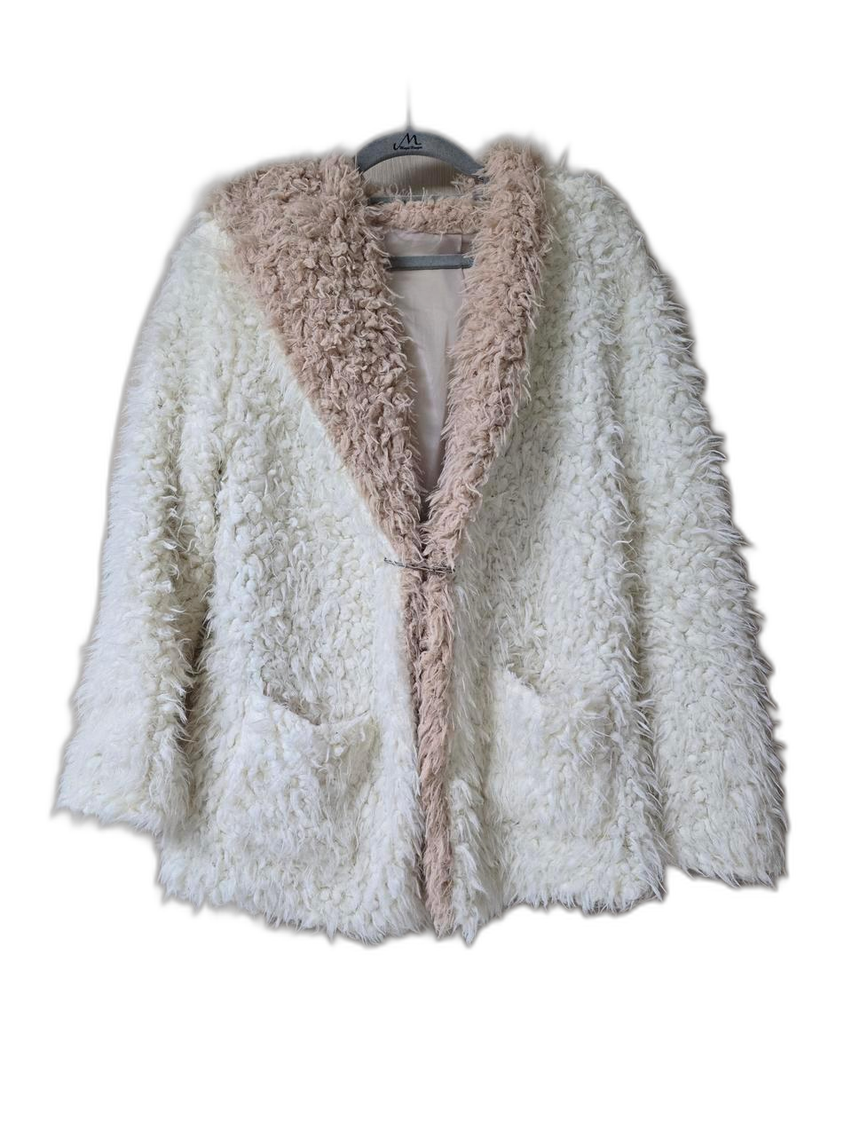 아이보리  뽀글이 털 점퍼 코트