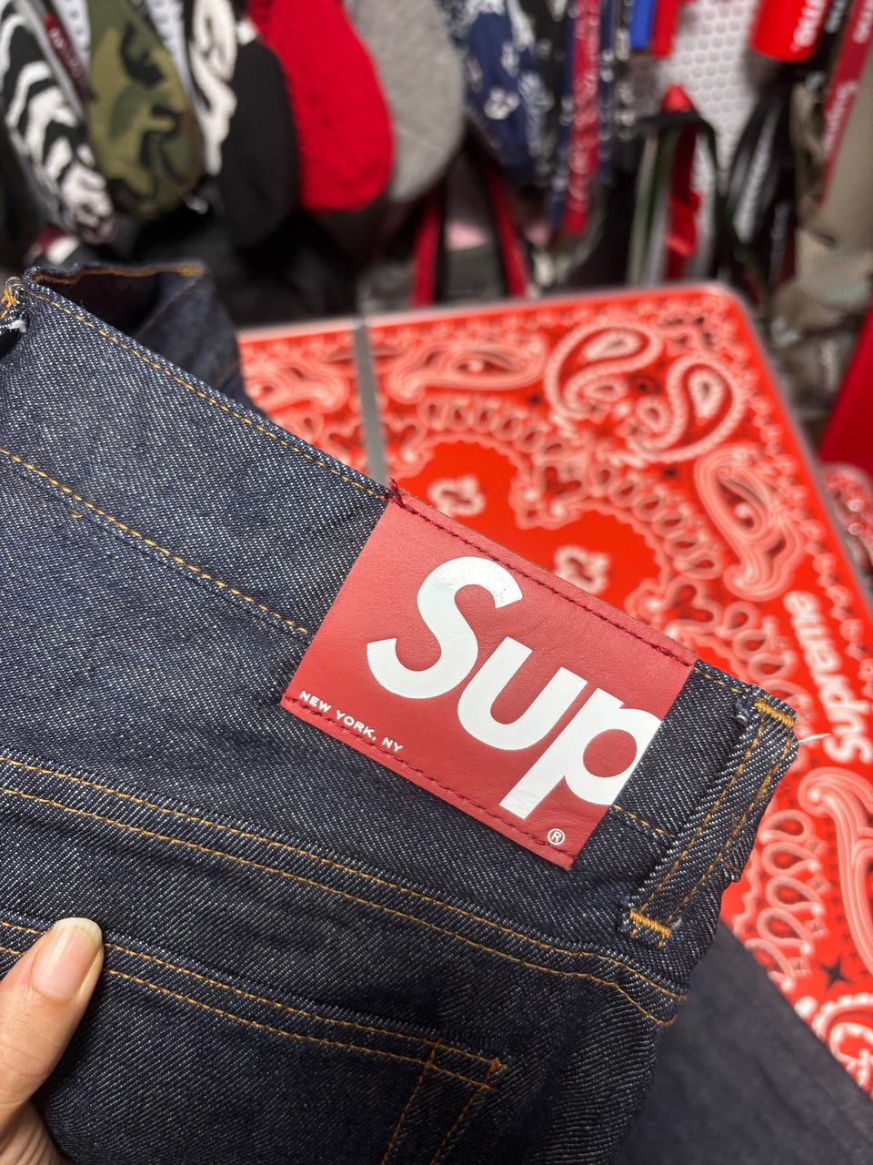 [32] 슈프림 리지드 루즈 핏 셀비지 진 리지드 인디고 24FW