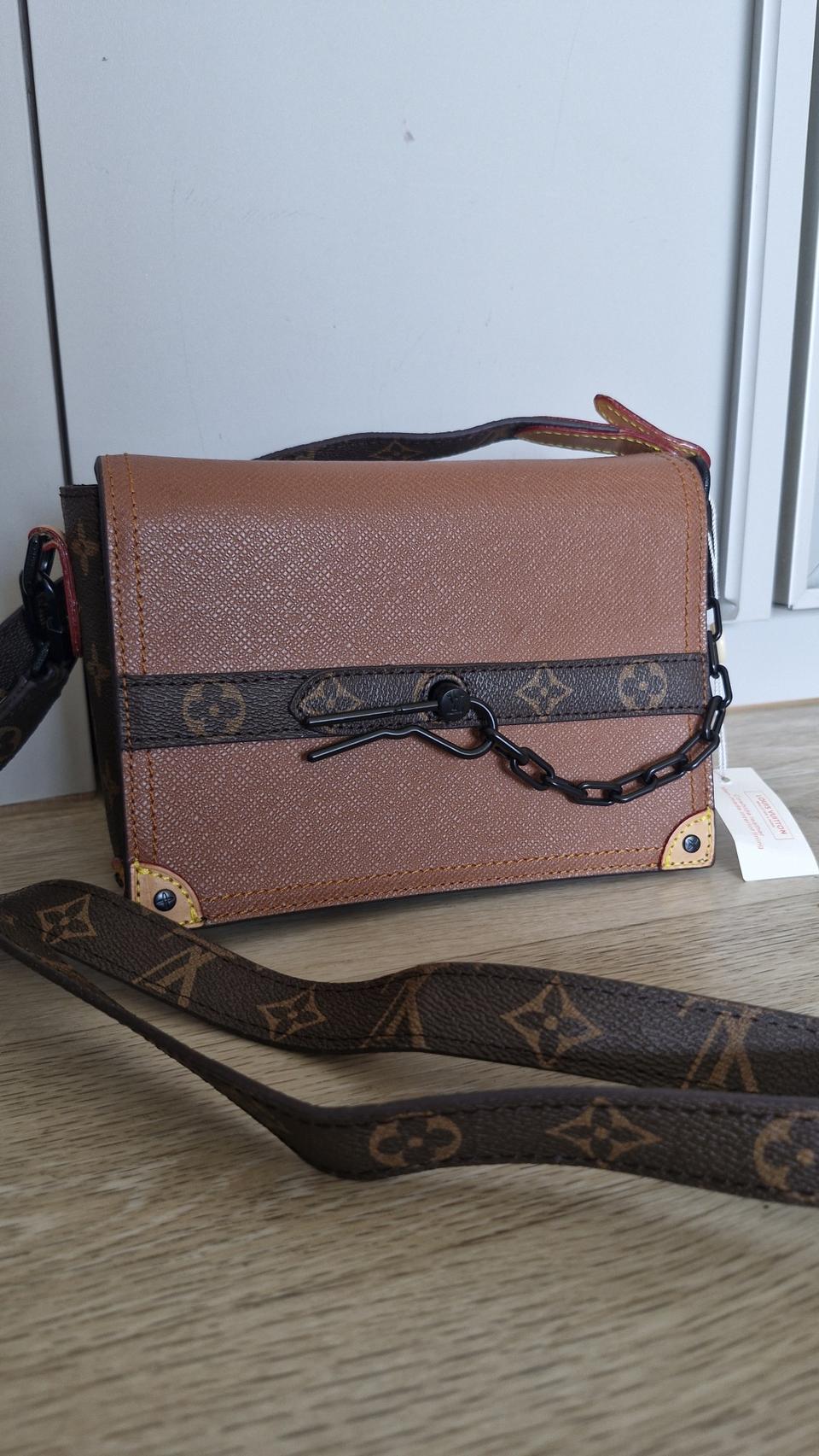 루비통 소프트 박스메신저 백