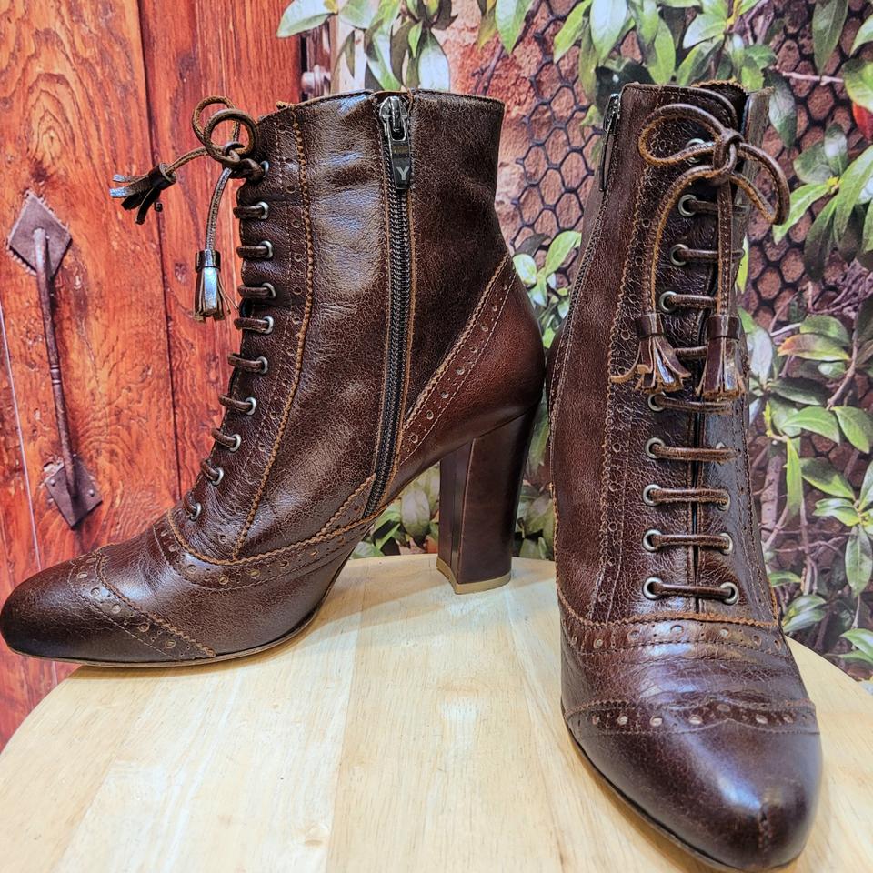 가스파 유케비치 레이스업 부츠