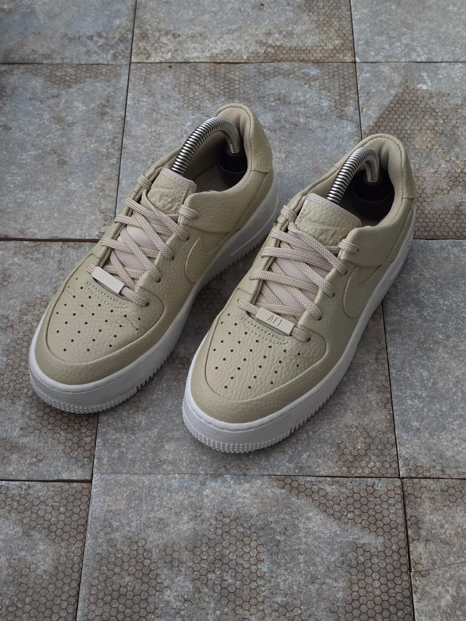 (225)나이키 에어포스 1 세이지 로우 2 데저트 오어 스니커즈 운동화