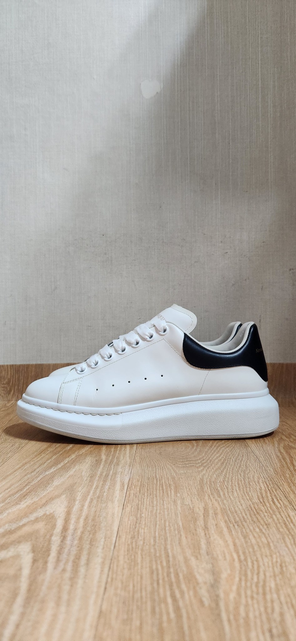 (255~260)알렉산더맥퀸 오버솔 블랙탭 알렉산더맥퀸운동화 스니커즈