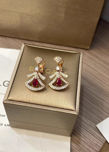 보그리 Divas Dream 시리즈 레드 토파즈 귀걸이