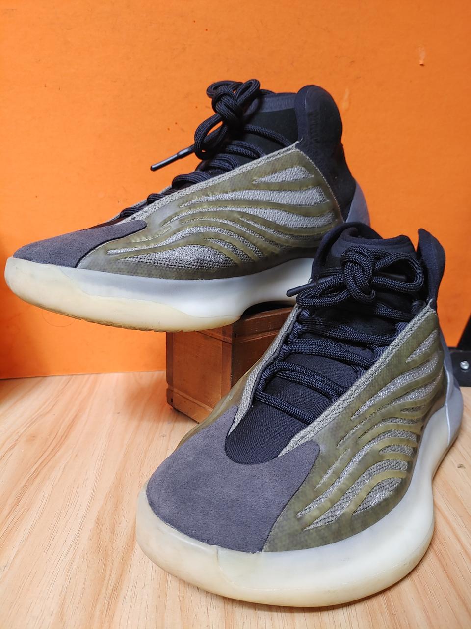 아디다스 이지 퀀텀 바리움(US7.5추천사이즈250)