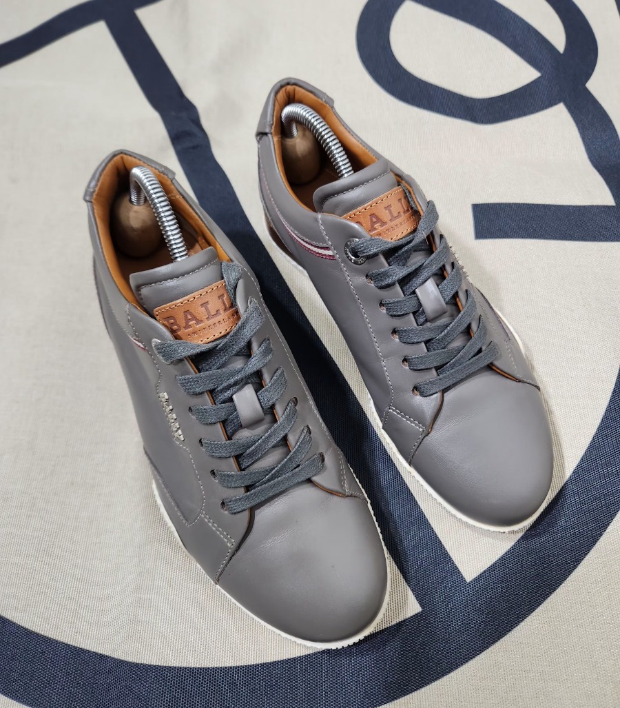 [발리] 240mm 스니커즈