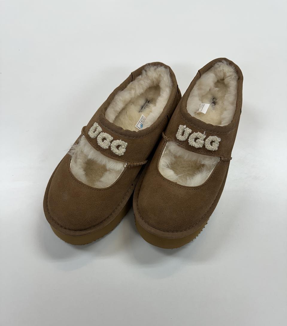 호주UGG털모카신 235-240mm팜 새것