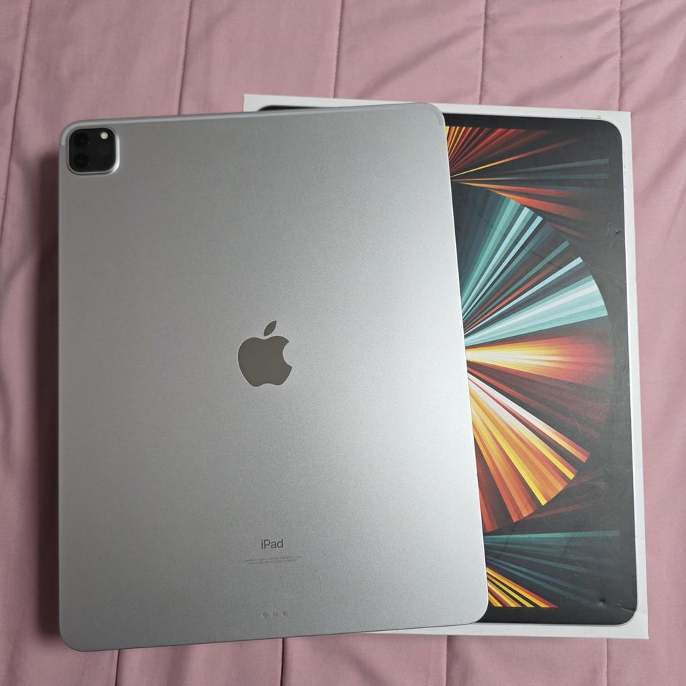 아이패드 프로 12.9 5세대 128GB 실버 WIFI