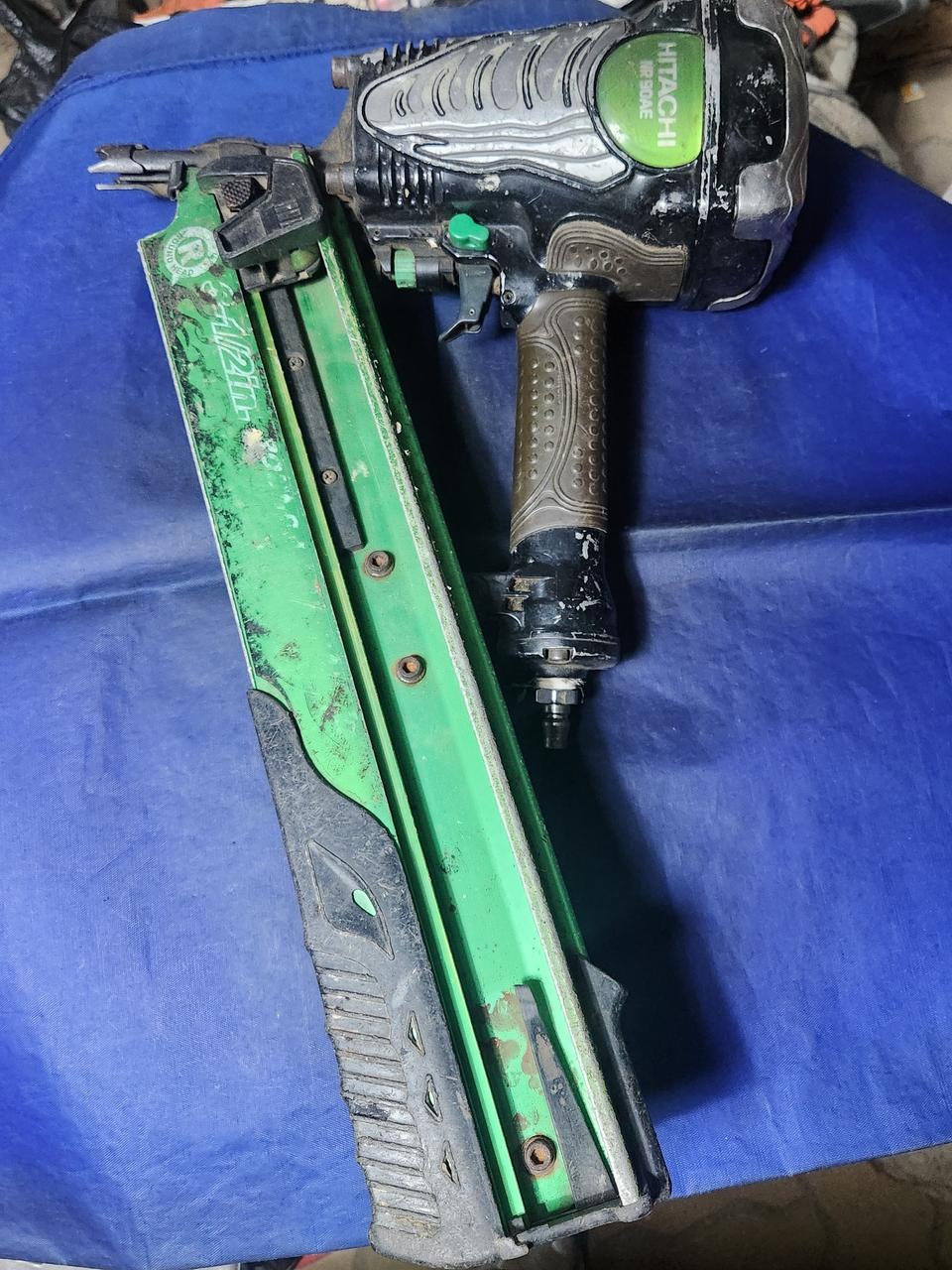 히타치 네일건 NR90AE 고장품 팝니다