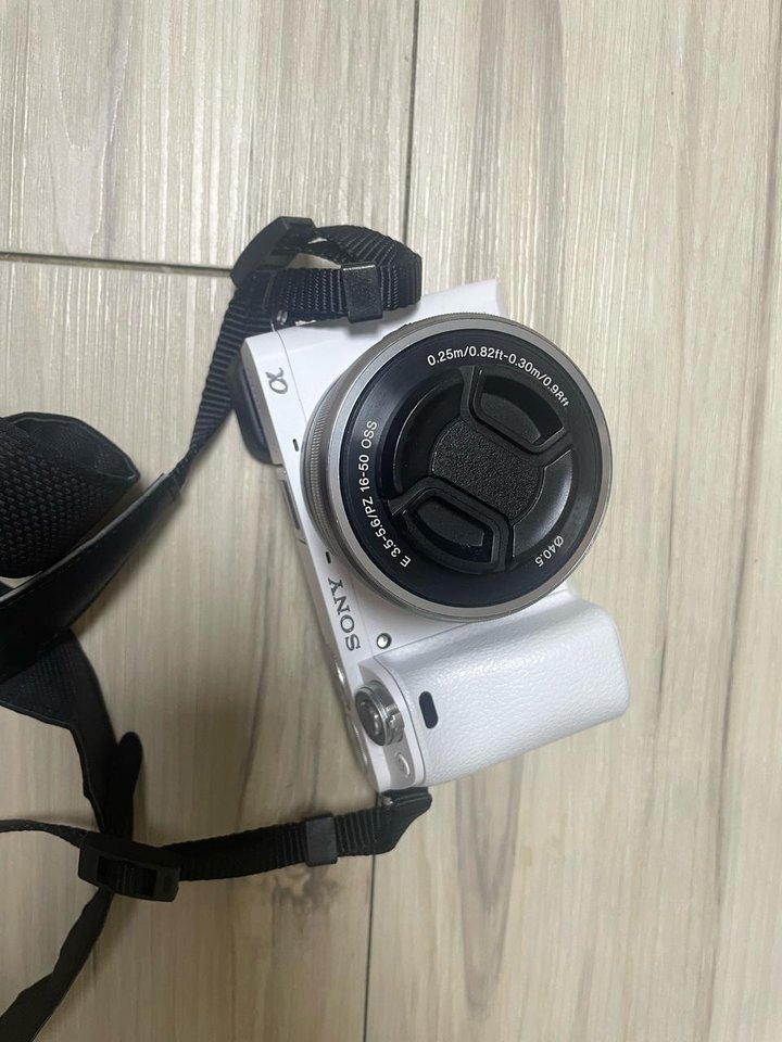 소니 A6000