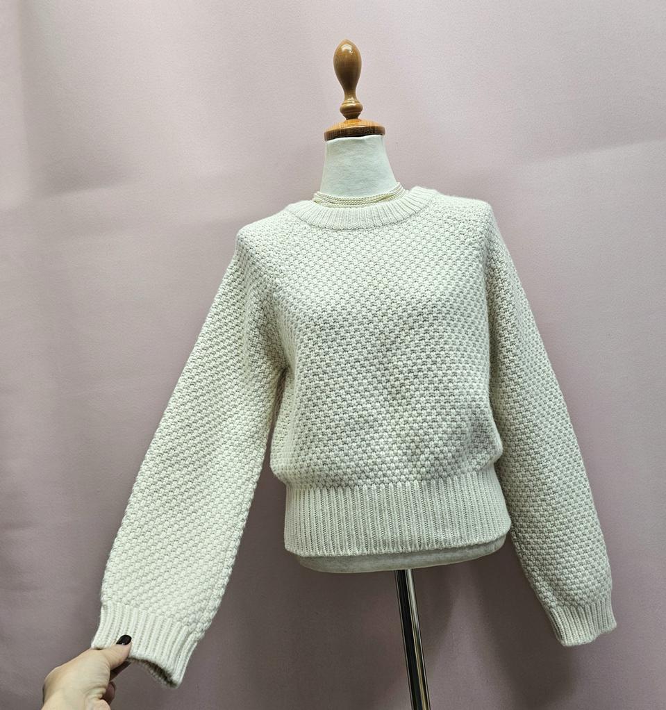 SUNDAY 고퀄 울 니트