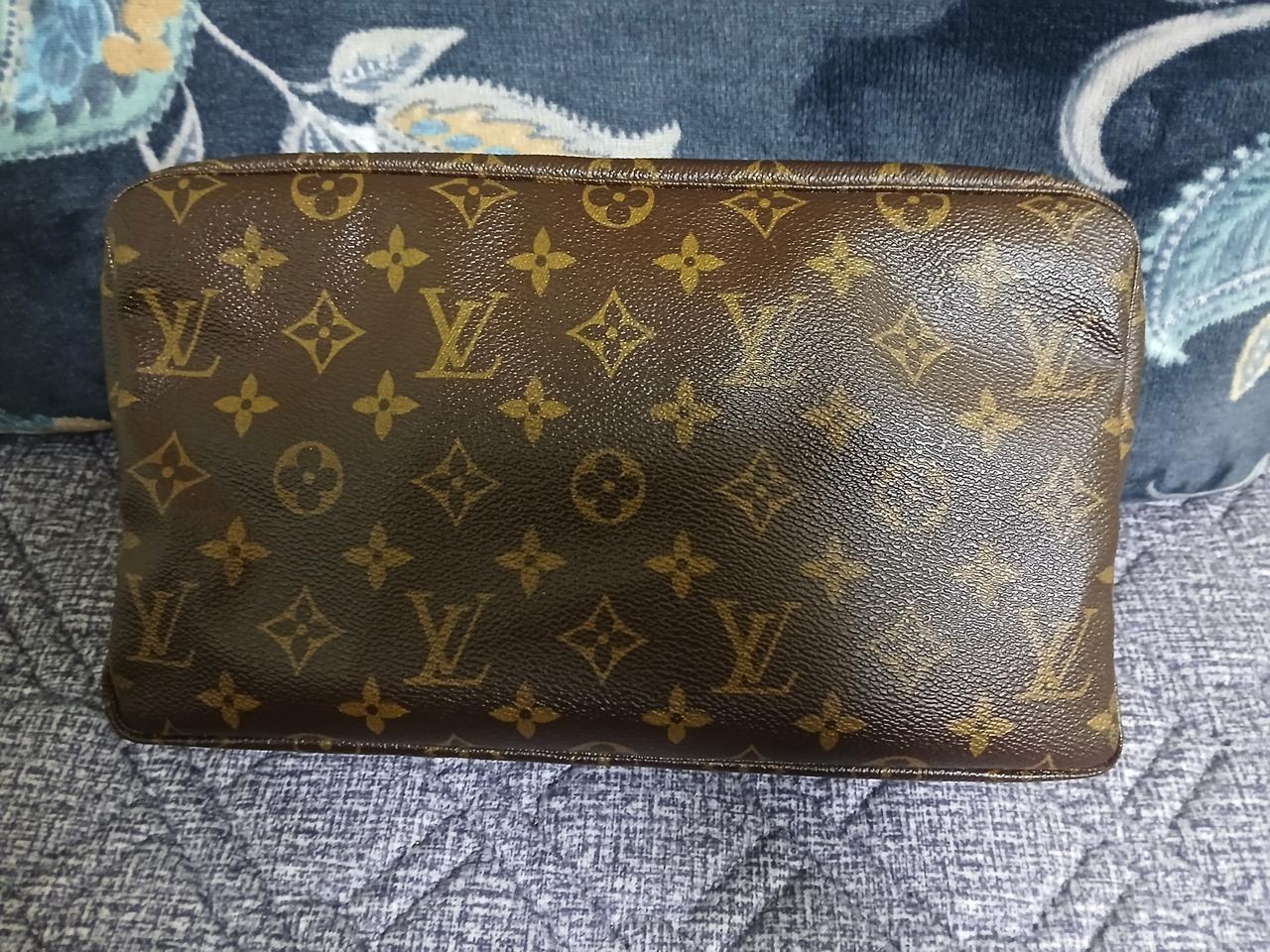 정품 루이비통 토일렛 28 클러치