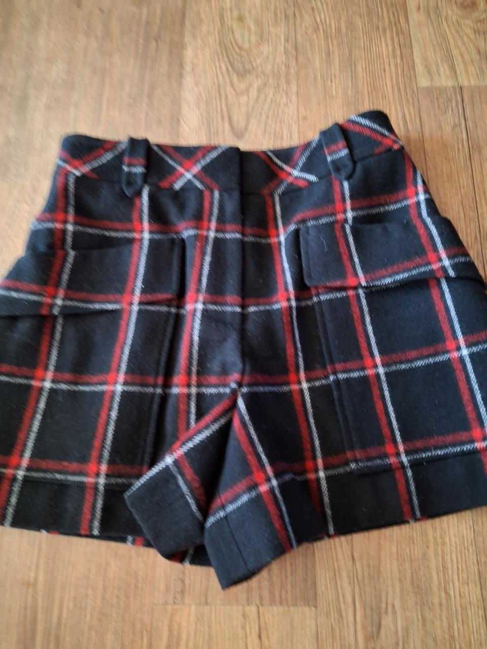 럭키슈에뜨 숏팬츠36