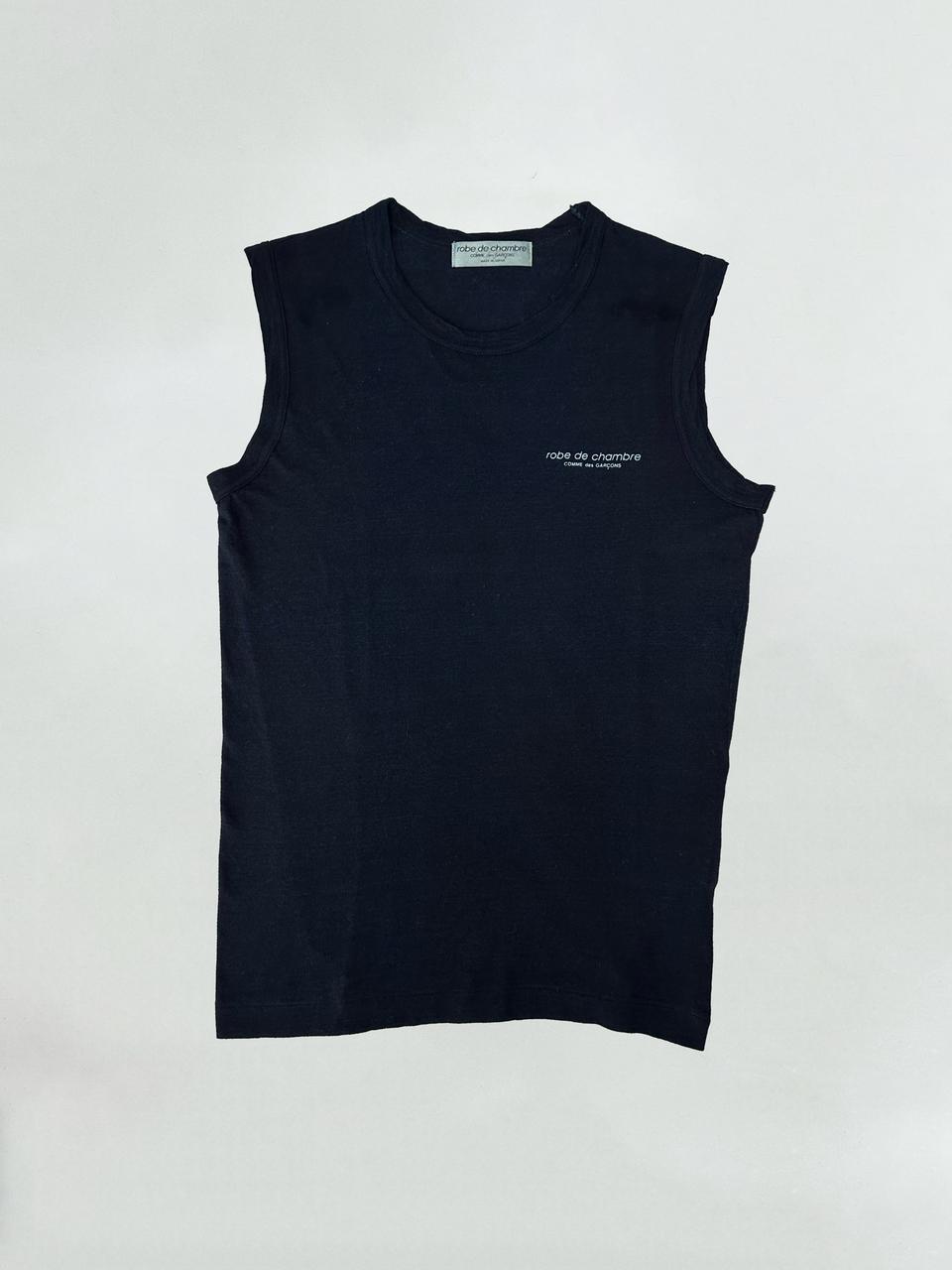 꼼데가르송 로고 프린팅 슬리브리스 민소매 티셔츠