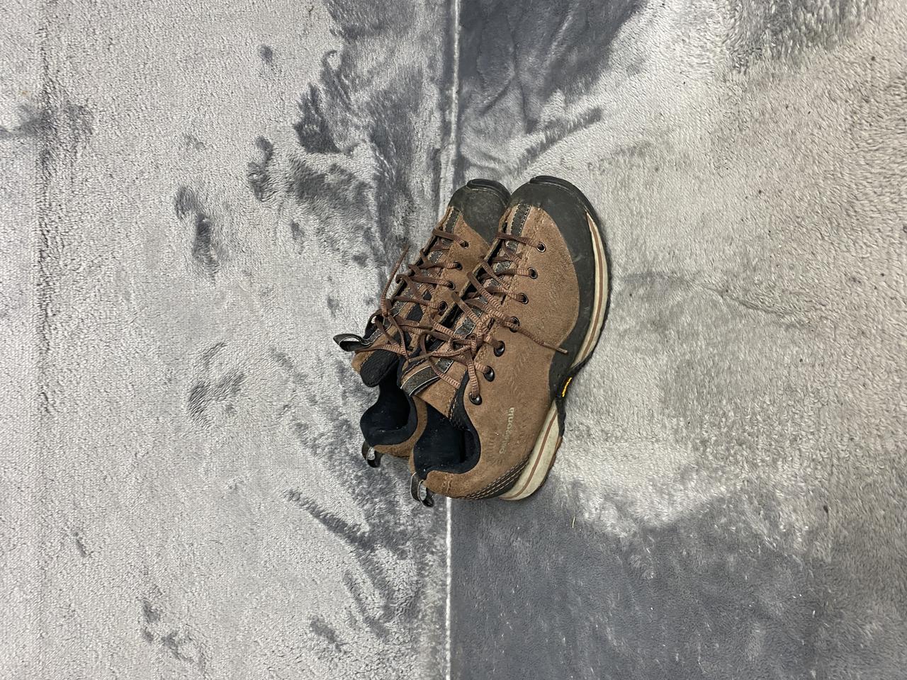 파타고니아 트레킹화 255