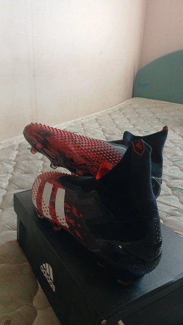 아이다스 축구화팔아요