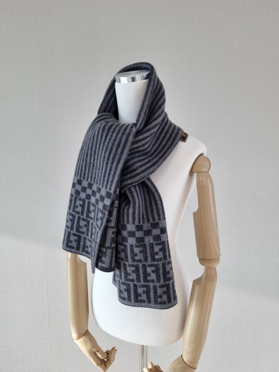 정품 펜디 머플러