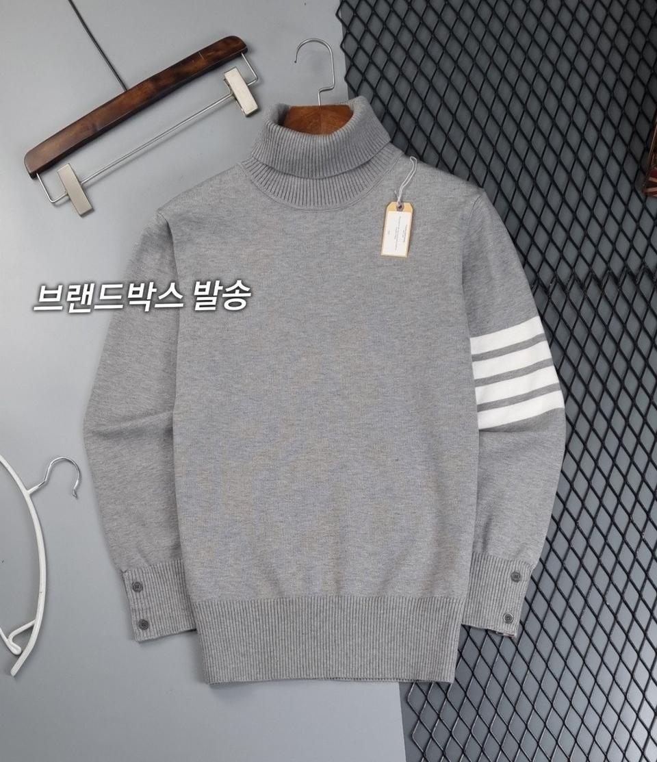 톰브라운 터틀넥 니트