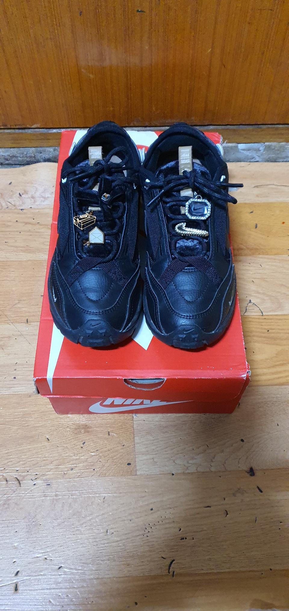 나이키패션가죽운동화230m