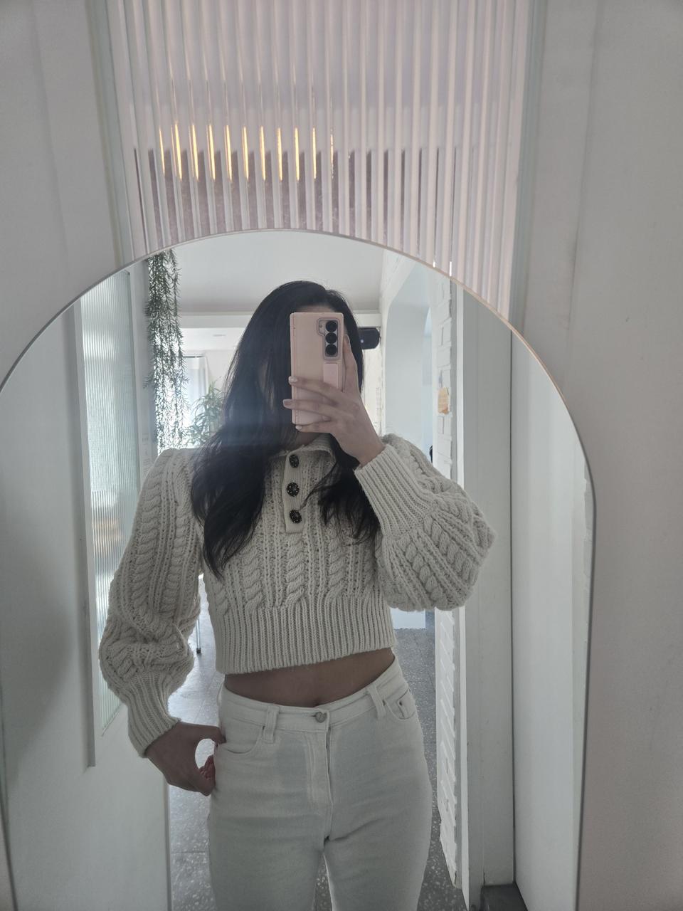 자라 크롭 보석단추니트