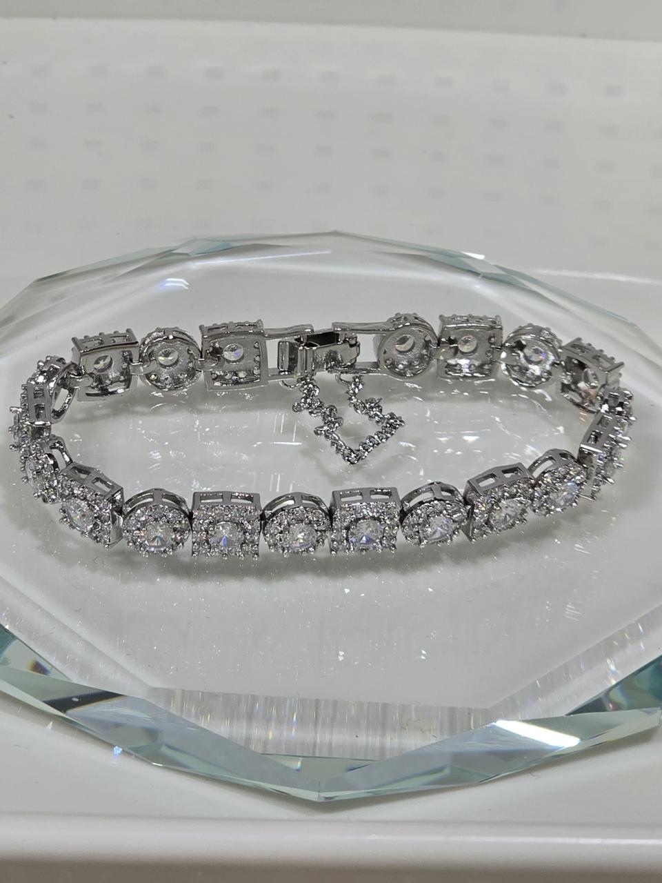 큐빅셋팅 테니스 팔찌