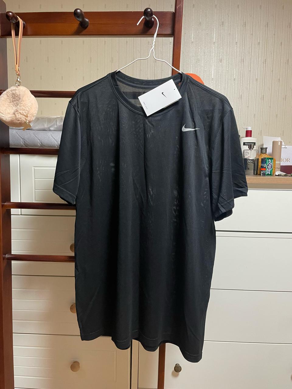 나이키 정품 검정 반팔 티셔츠 XL 새상품